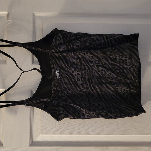 Women's Pink Victoria secret workout top - Picture 3 of 4